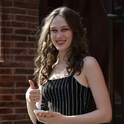 Amelia's collaborator in purchasing lkodd workwear