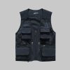 Mesh vest with three-dimensional pockets (detachable at the back)